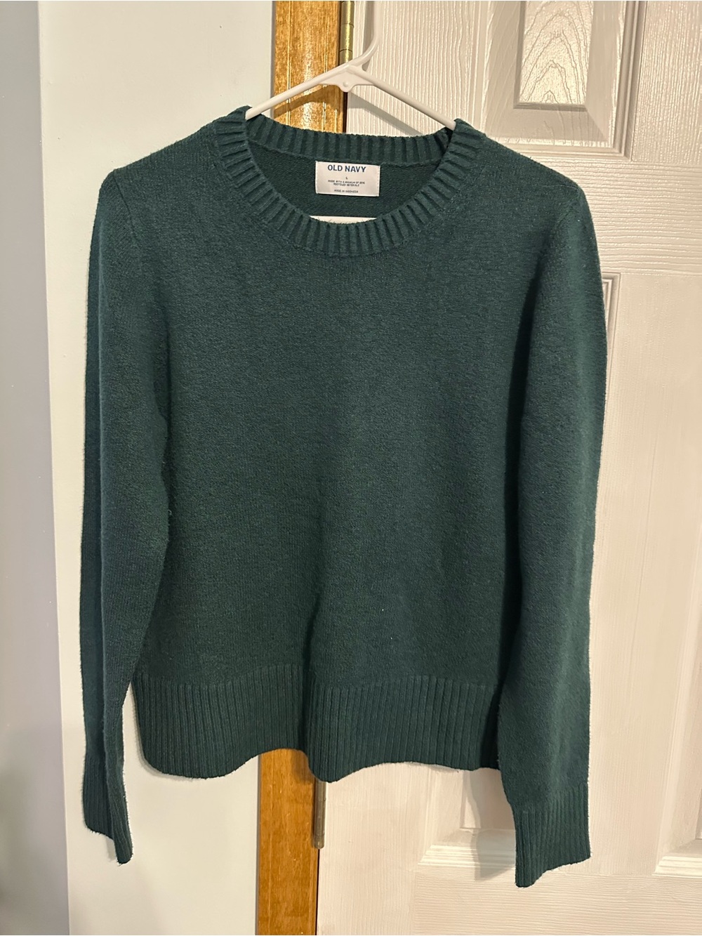 Old Navy Women's Crewneck Sweater in Forest Green